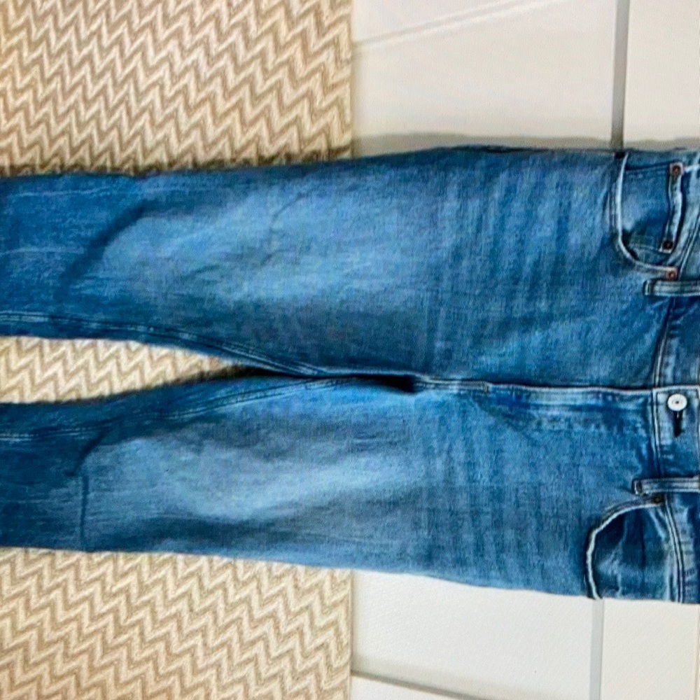 Abercrombie & Fitch the mom high rise jeans